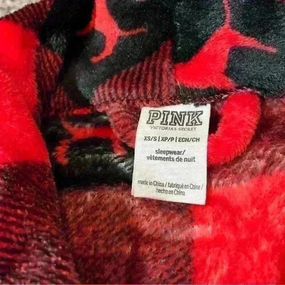 Victoria’s Secret Pink Buffalo Plaid Dog Logo Plush Bath Robe Black Red Sz XS/S - Picture 2 of 8